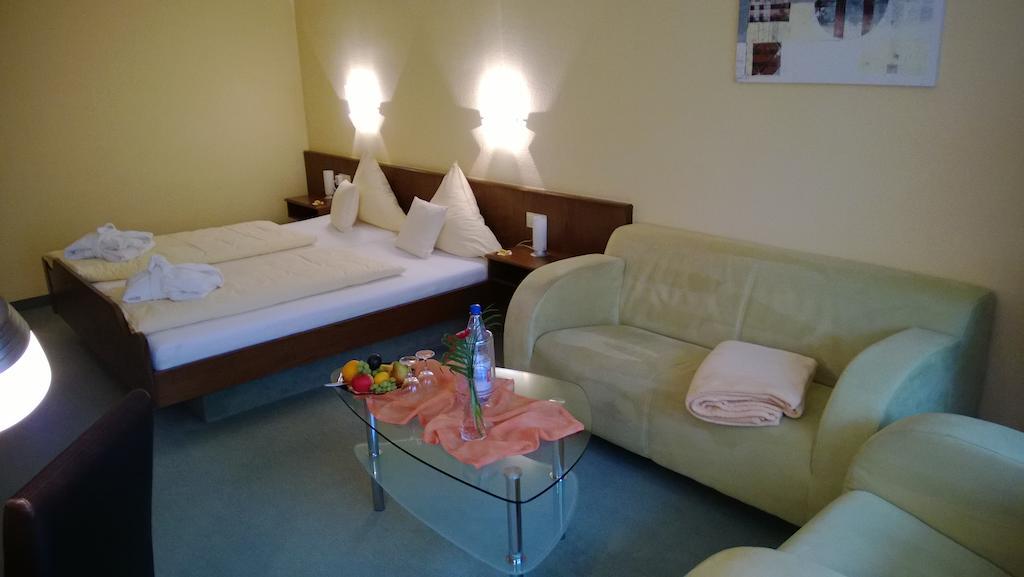 Landhotel Vierjahreszeiten Bad Königshofen im Grabfeld Quarto foto